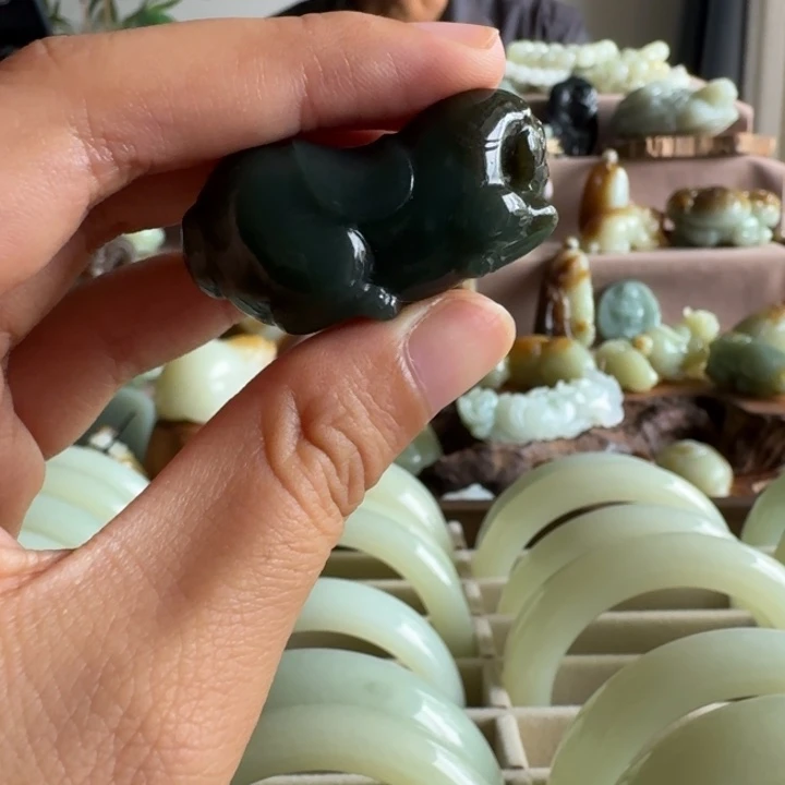 和田玉（糖玉）未镶嵌颈饰