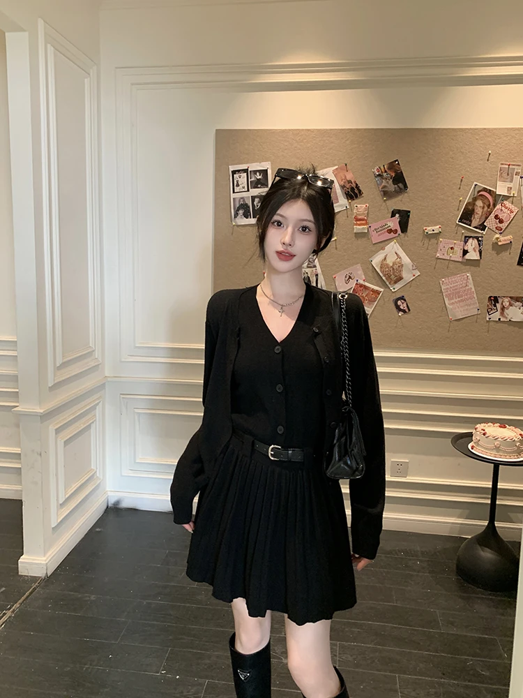 大码胖mm时尚针织开衫女秋季高级感气质显瘦背心百褶裙两件套