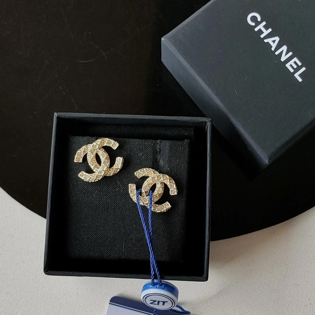 95新 Chanel/香奈儿 Azul-20K浅金色菱格亮钻双C耳钉/46256
