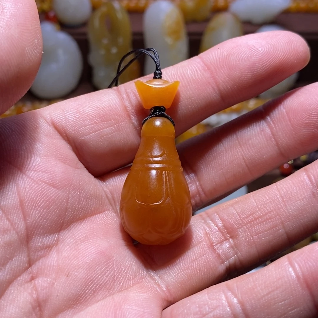 九***达和田玉未镶嵌颈饰