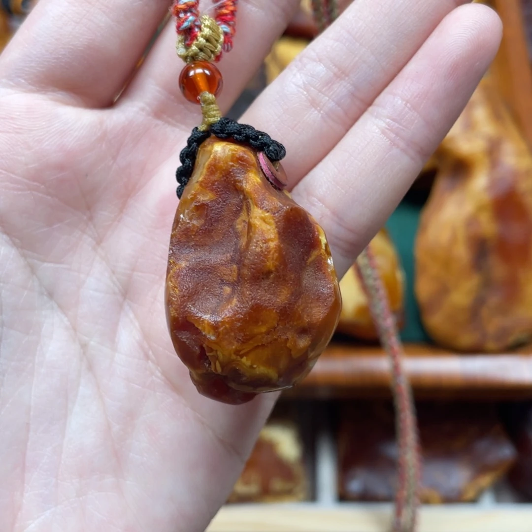琥珀珠宝奇石未镶嵌