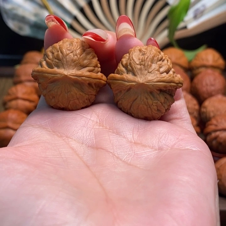 文玩核桃把件莲花