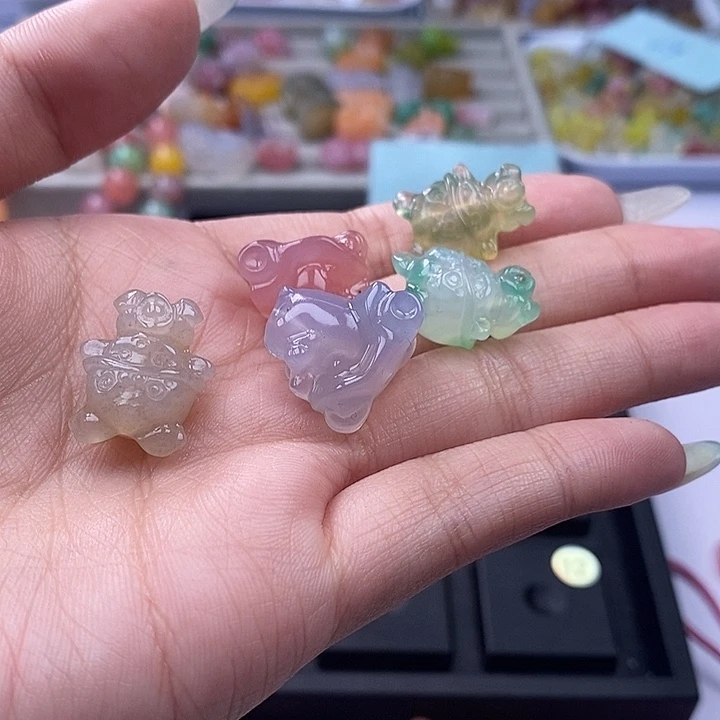 玛瑙/玉髓雕刻件未镶嵌小*