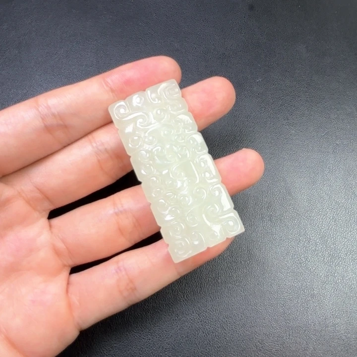 雪***6和田玉未镶嵌挂件