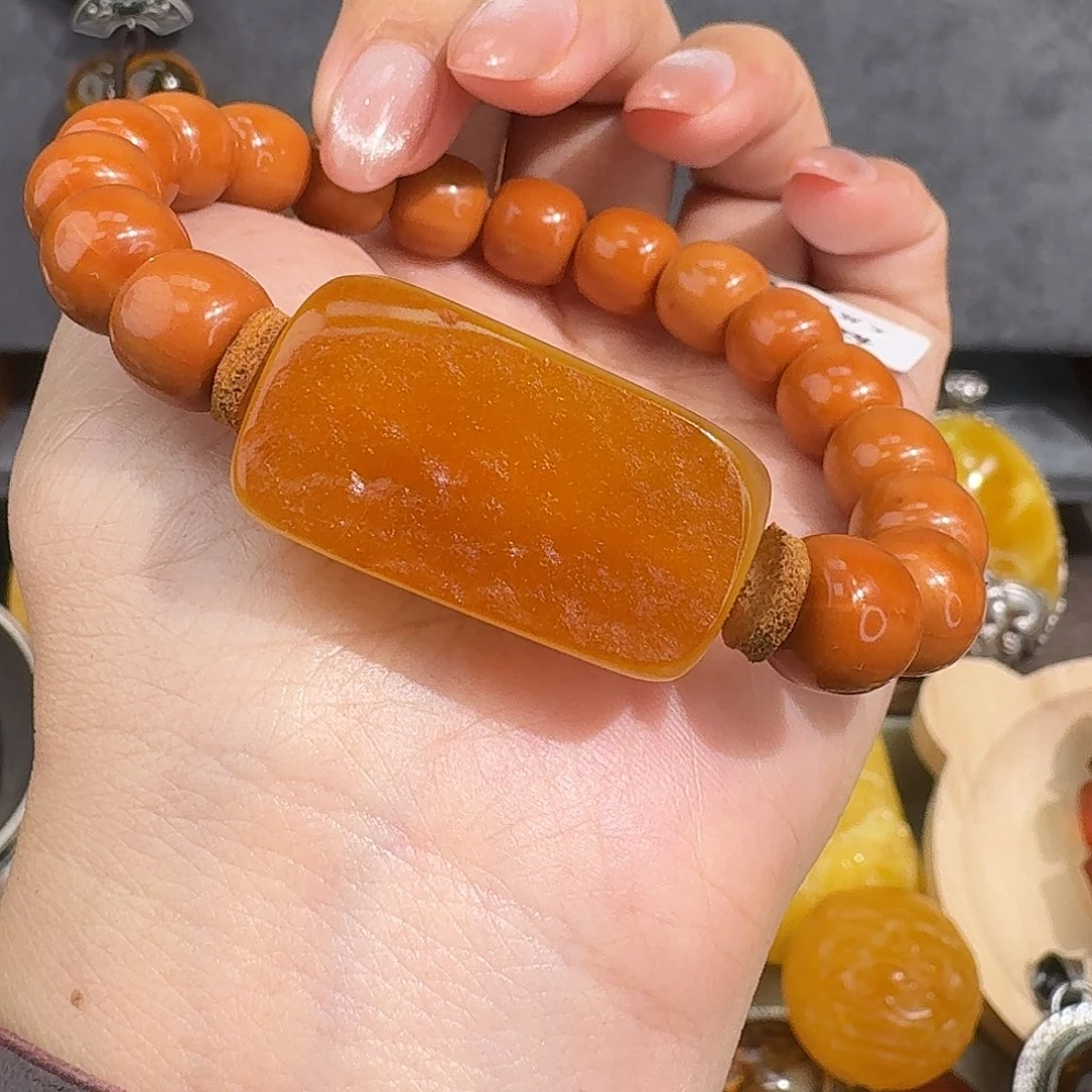 招***铛未镶嵌琥珀裸石我