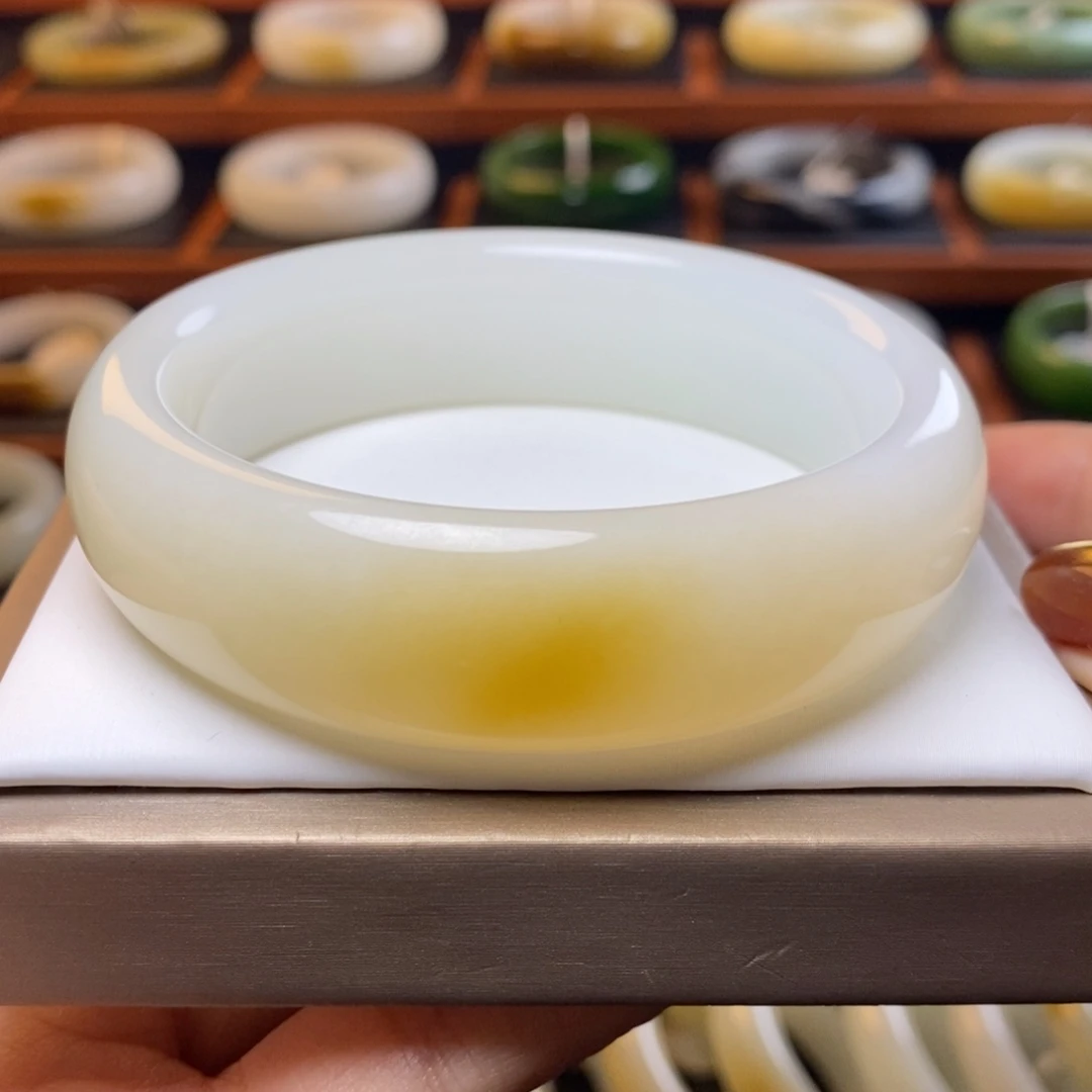 未镶嵌手镯和田玉60.5圈