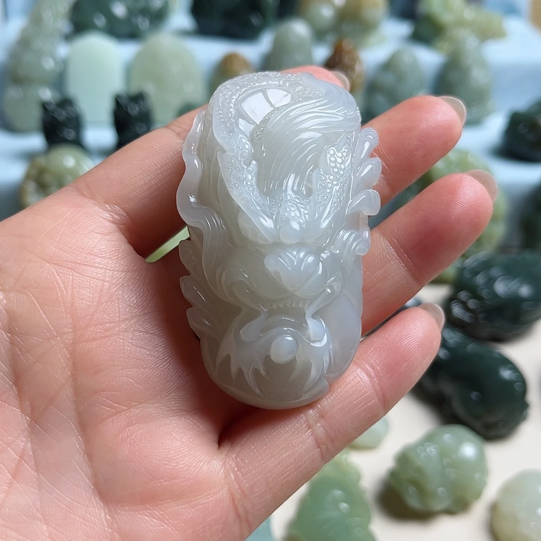 和田玉未镶嵌把件