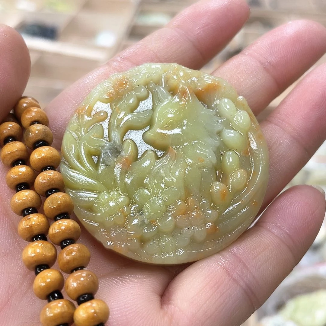 蛇纹石玉颈饰未镶嵌