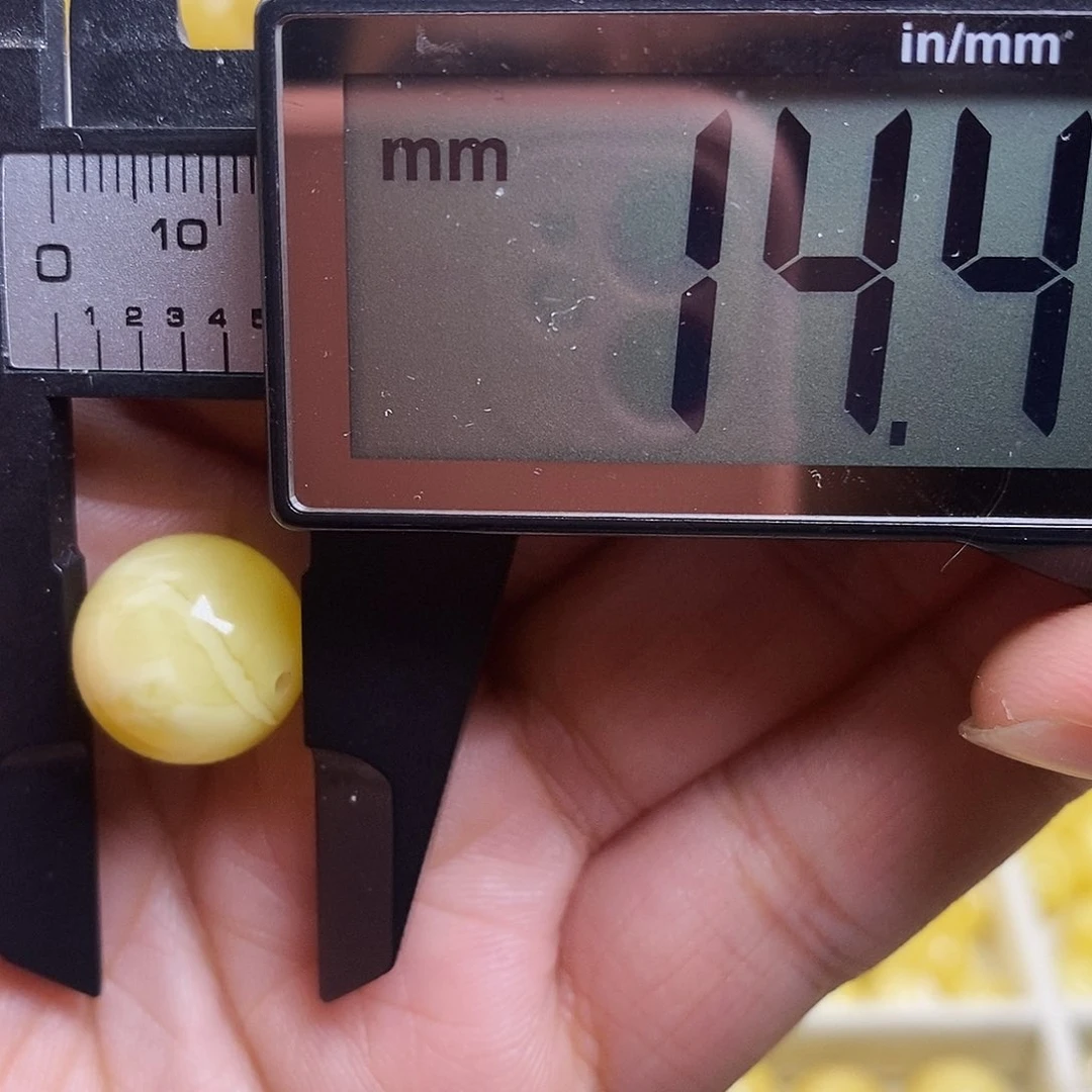裸石琥珀未镶嵌蜜蜡圆珠
