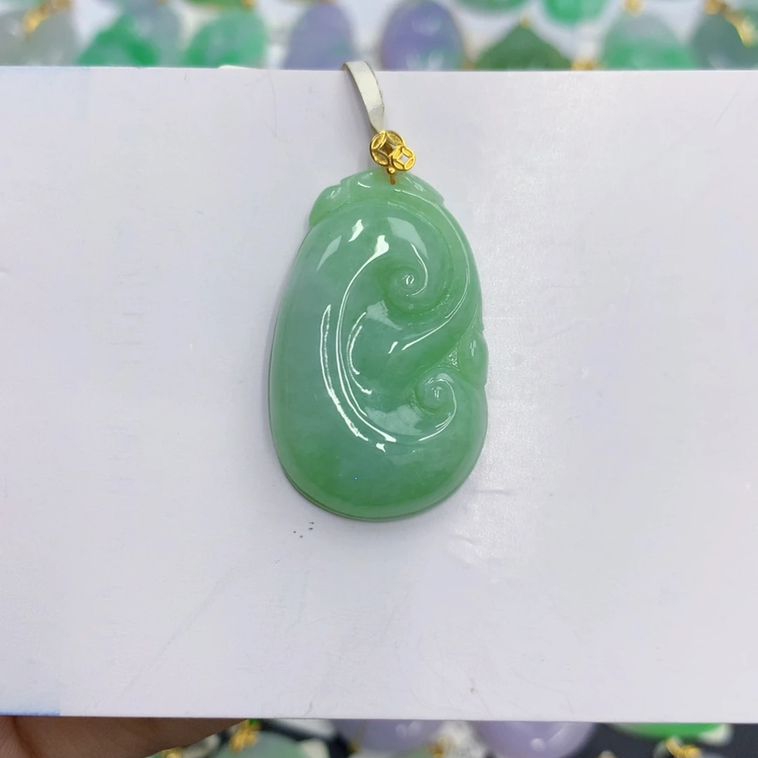 翡翠18K金镶嵌颈饰翡翠