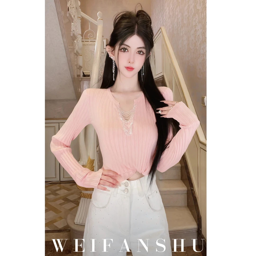 WEIFANSHU/魏凡舒【甜蜜陷阱】早春新款设计感V领甜美百搭针织上衣