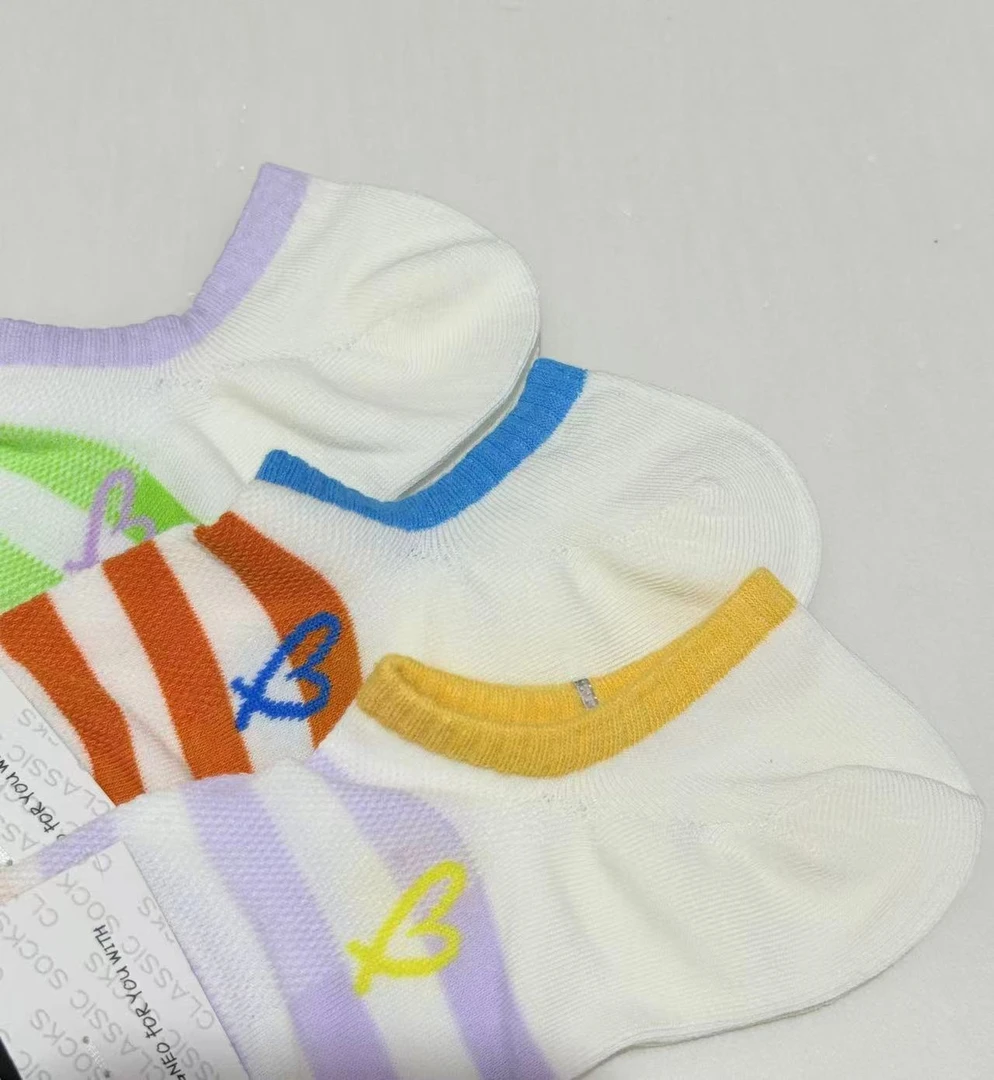 4564号2006-3#韩系彩虹条撞色舒适船袜女款