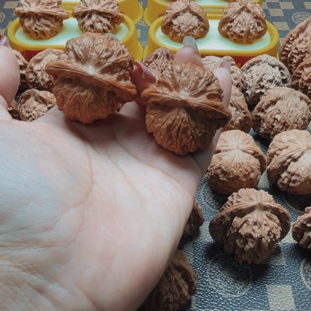 把件桃核血麒麟核桃