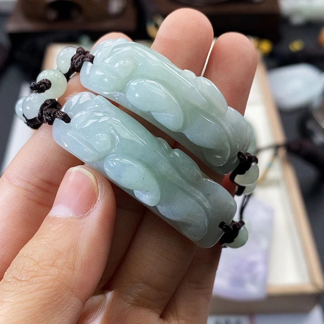 翡翠未镶嵌颈饰缅甸翡翠a货  貔貅手牌随机发一个