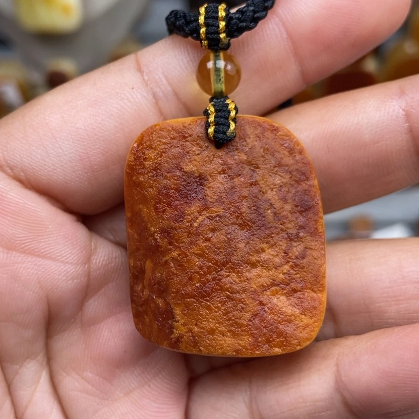 【闪购商品】琥珀颈饰未镶嵌