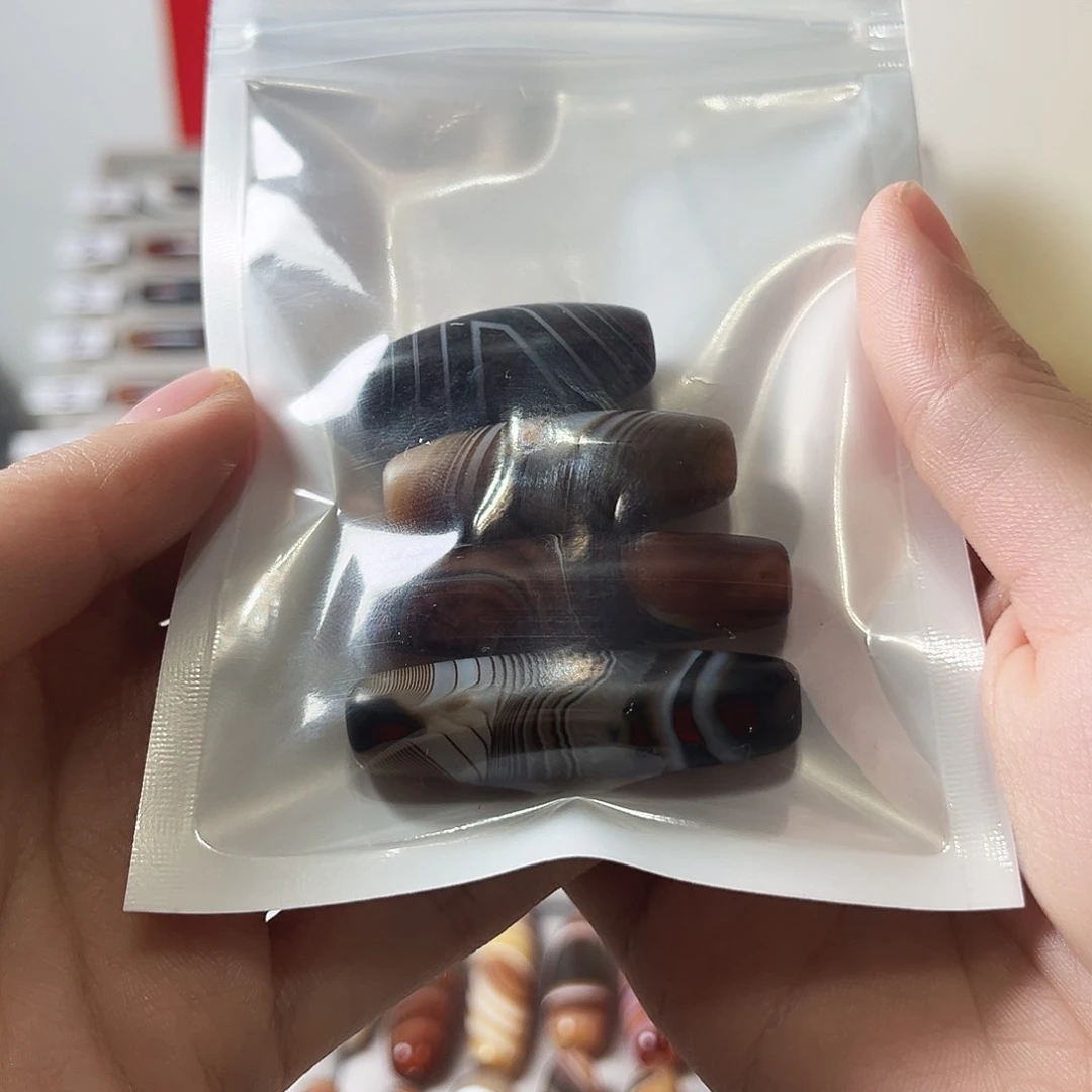 玛瑙/玉髓颈饰合金人