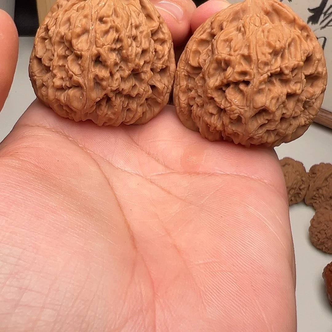 燊***文玩核桃吊坠南疆石