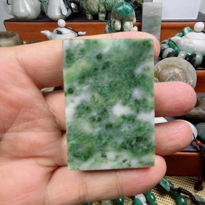 独山玉未镶嵌珠宝半成品