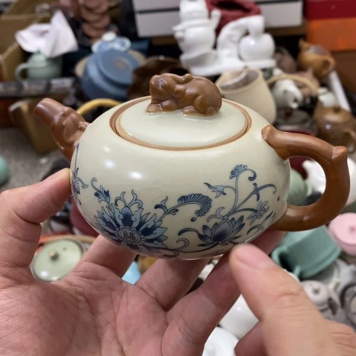 陶瓷艺术品及陶瓷壶