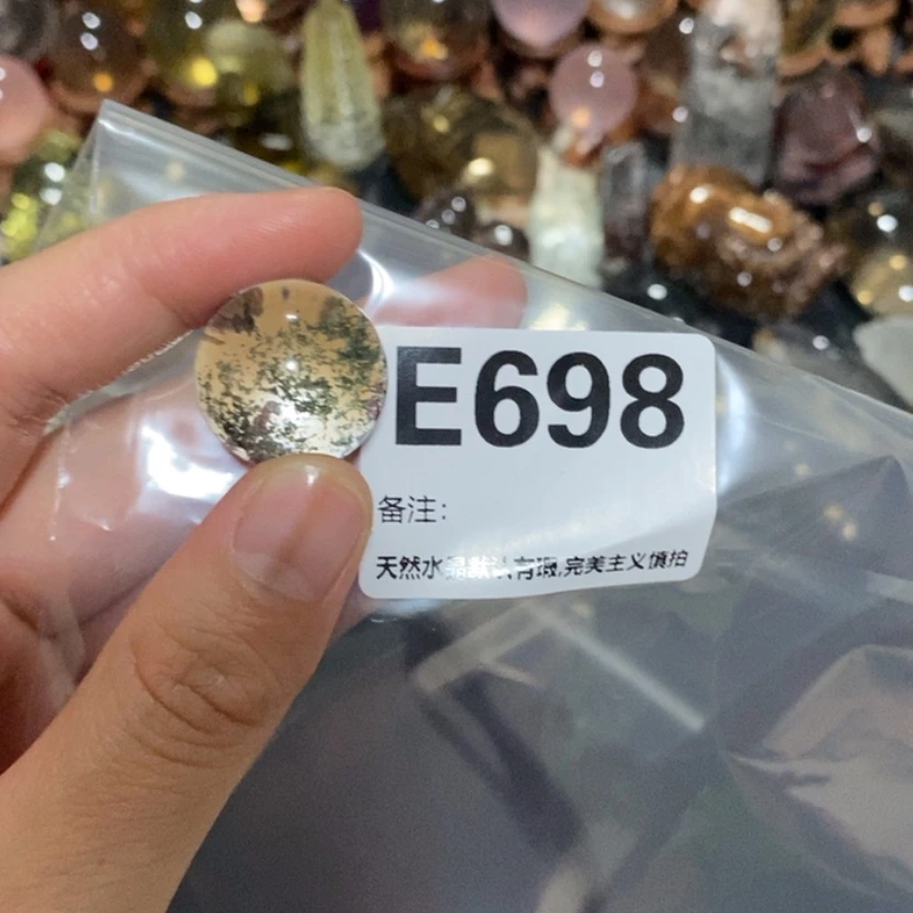 【闪购商品】吊坠精品未镶嵌水晶