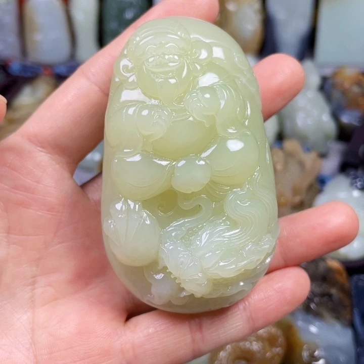 李***啸和田玉未镶嵌挂件