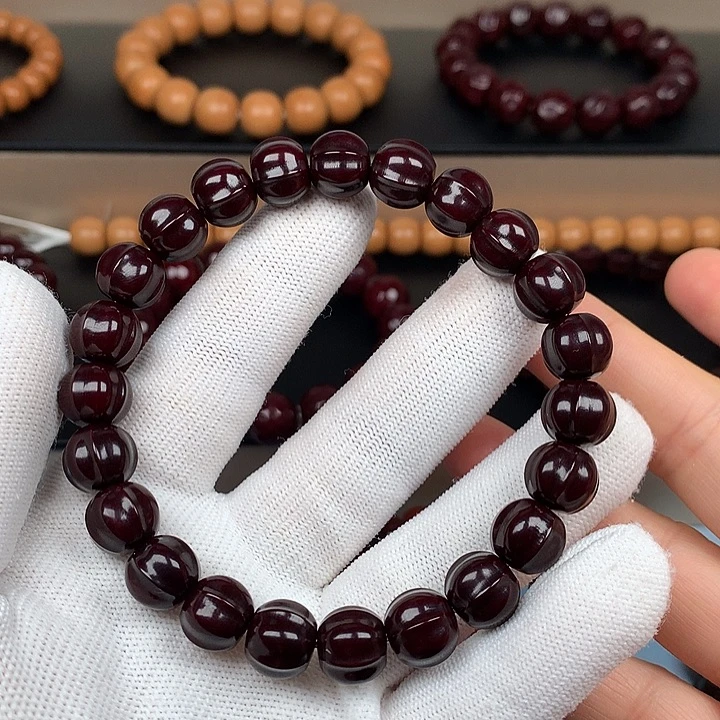 轩***朗手串猴头核桃鲨鱼背