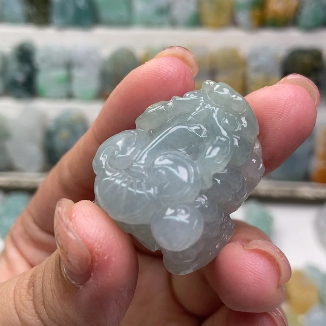 翡翠未镶嵌吊坠(赠链)