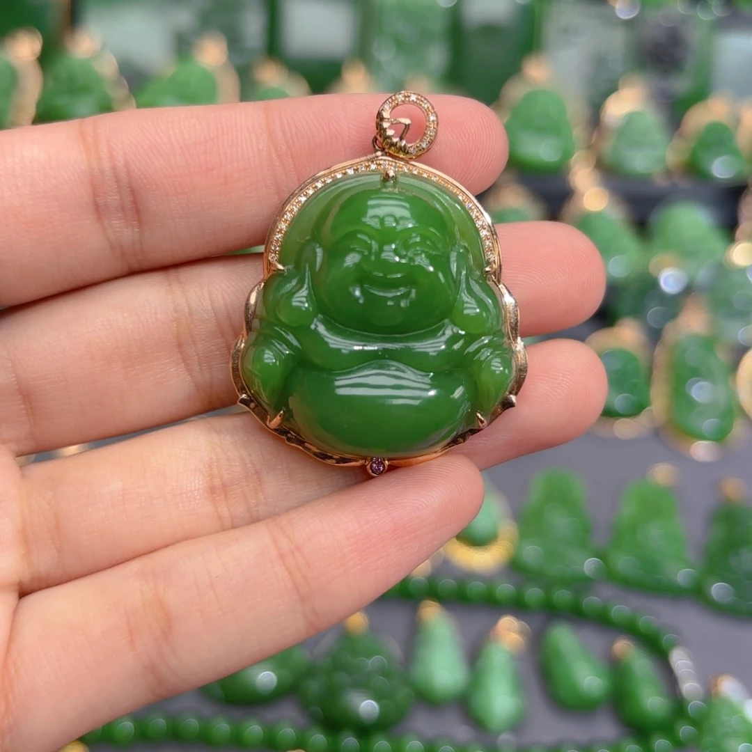 颈饰18K金镶嵌和田玉（碧玉）