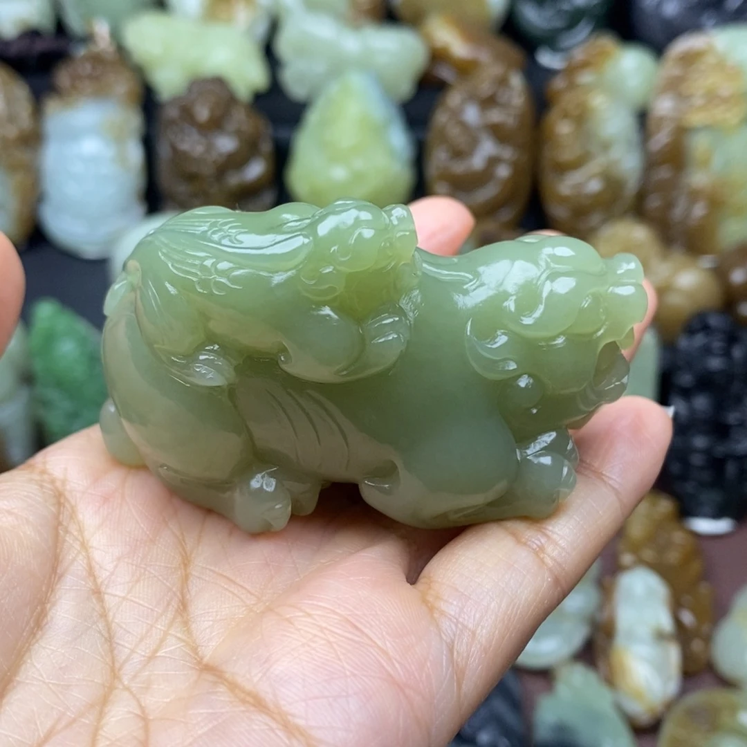 颈饰未镶嵌和田玉（糖玉）一**金