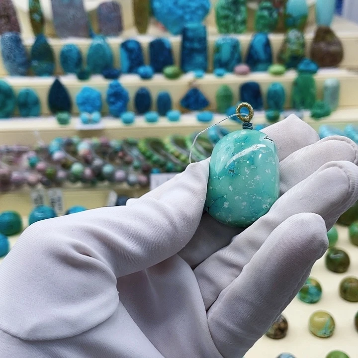 绿松石未镶嵌挂件