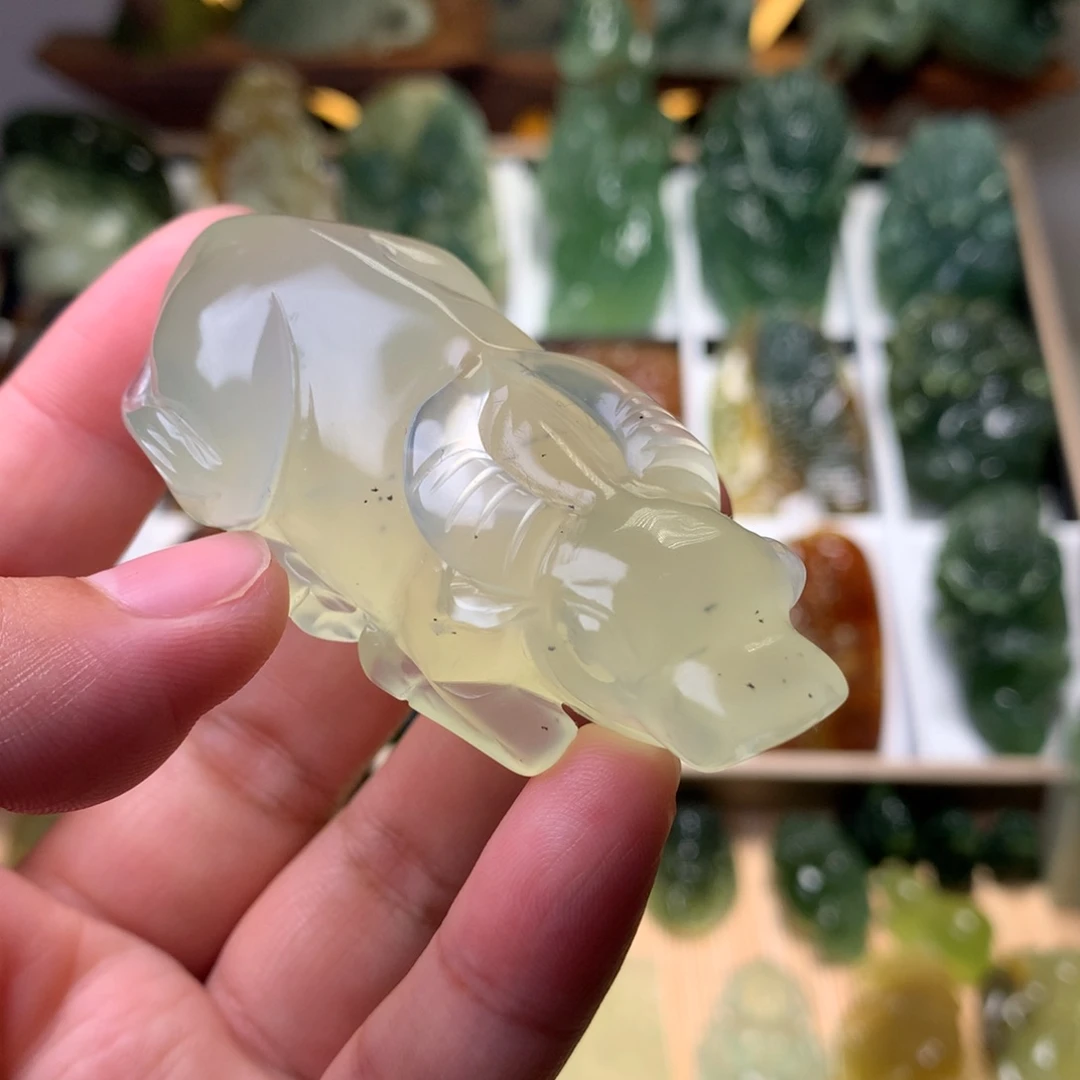 岫玉未镶嵌岫玉手把件牛牛