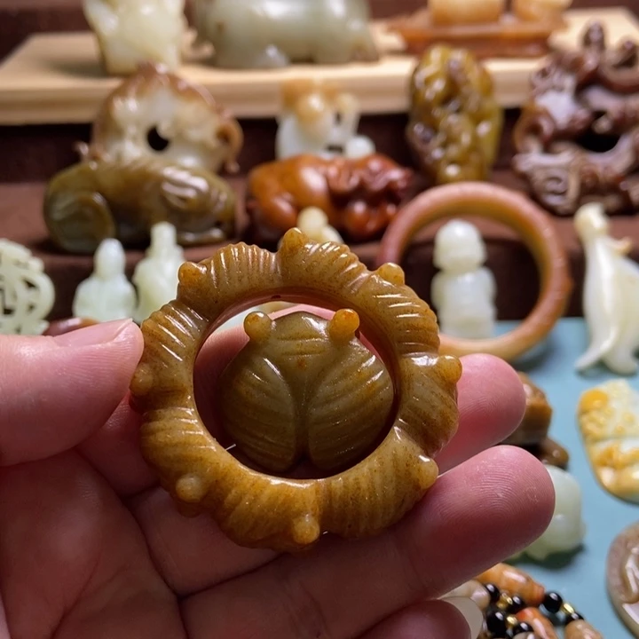 和田玉未镶嵌挂件