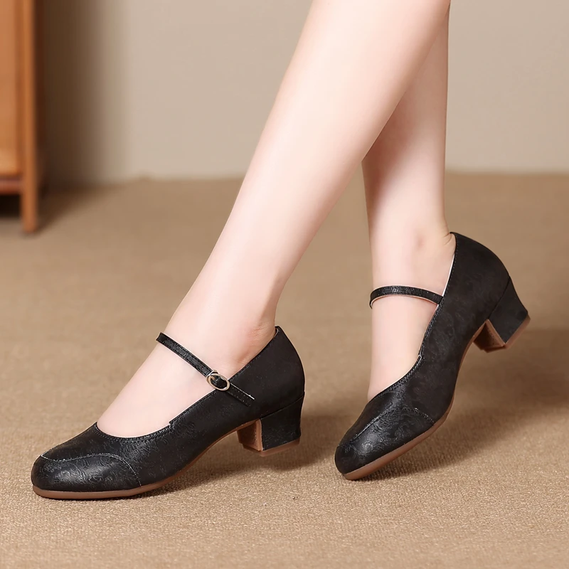 成人广场舞蹈鞋春夏季中高跟软底跳舞鞋表演演出舞鞋女教师鞋女士