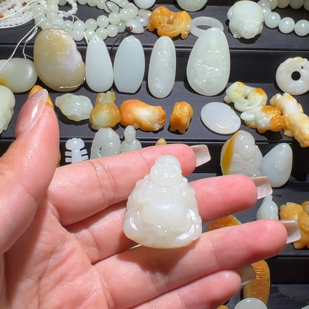 和田玉未镶嵌颈饰桐*爸