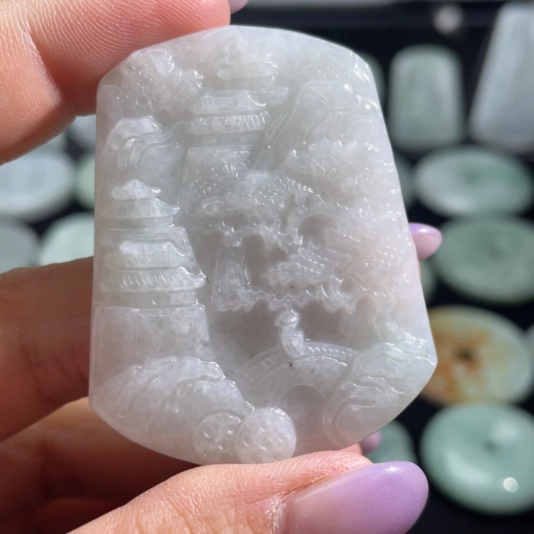 翡翠未镶嵌颈饰山水牌