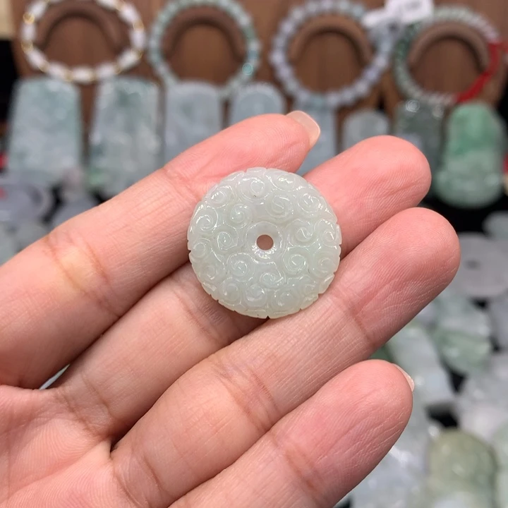 翡翠未镶嵌颈饰11