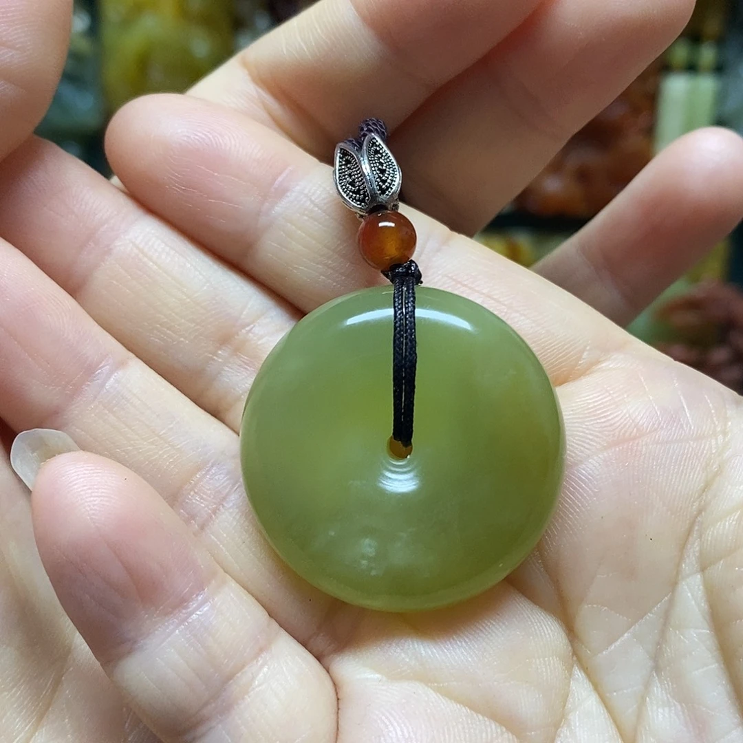 岫玉未镶嵌吊坠(赠链)