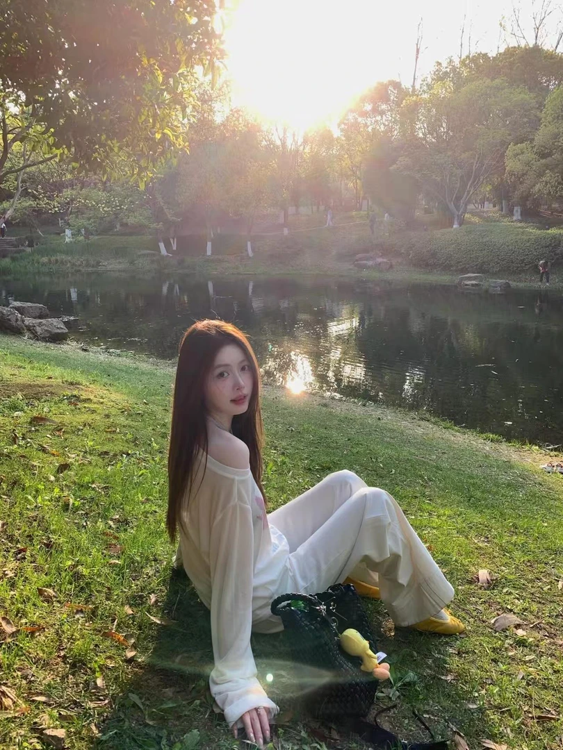 女装禅意仙气飘飘韩系设计感针织衫2025秋季气质修身长袖打底上衣