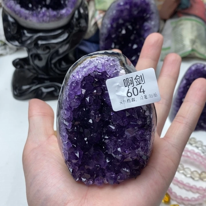紫晶未镶嵌大型摆件（非配饰）