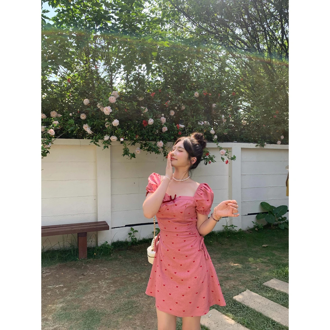 现货【盛夏告白】DottieTing面包定制夏季玫粉色方领法式显瘦连衣裙