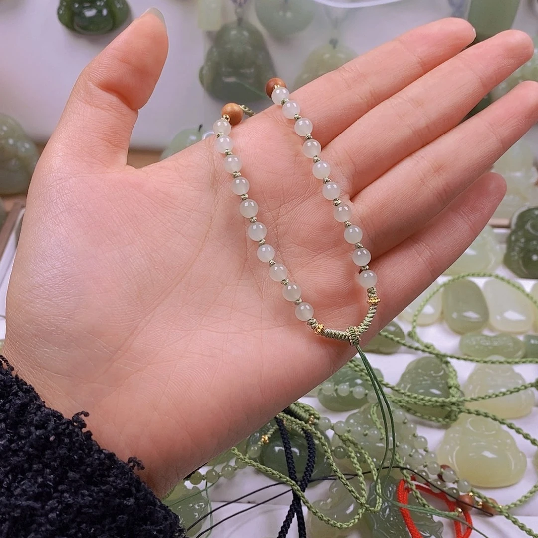 雪***和田玉未镶嵌颈饰