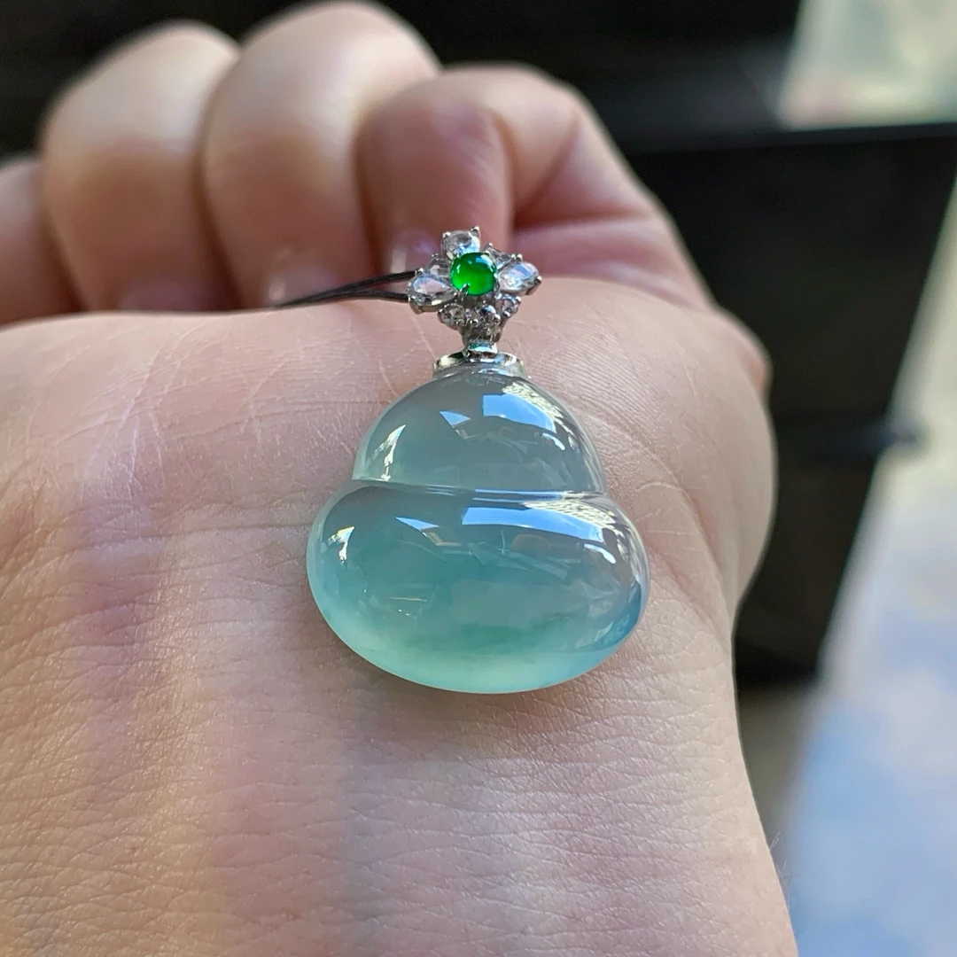 金扣蓝冰飘花翡翠葫芦 水润 飘花灵韵
