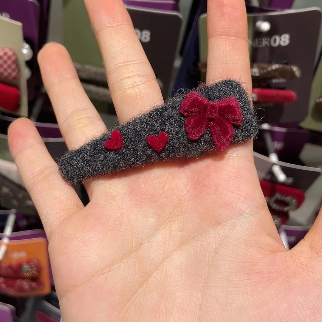 布艺非金属灰色红蝴蝶结一只