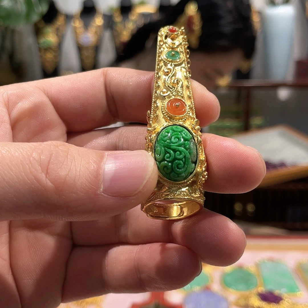 翡翠未镶嵌颈饰戒指护甲