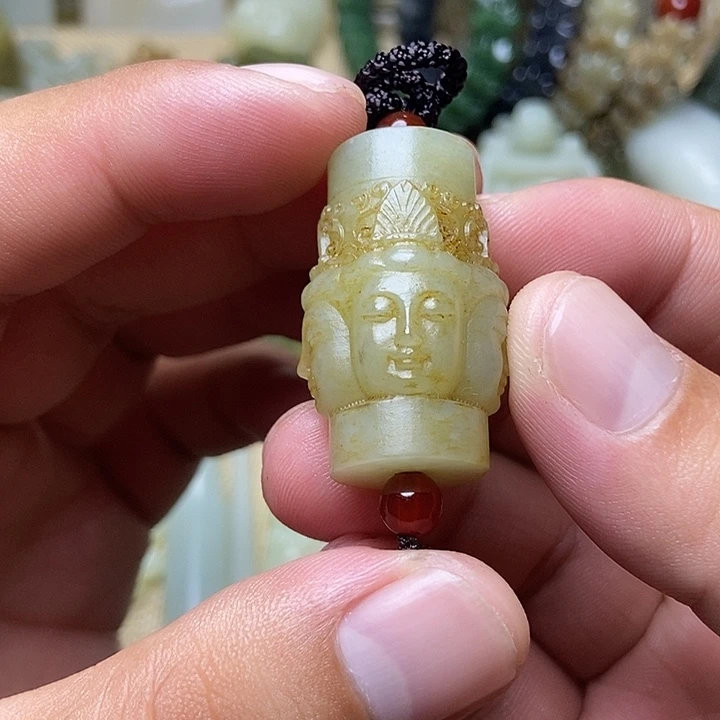 为***德未镶嵌和田玉挂件