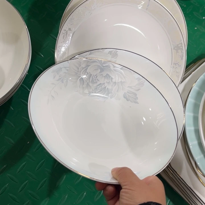 瓷片八寸深盘四个微瑕