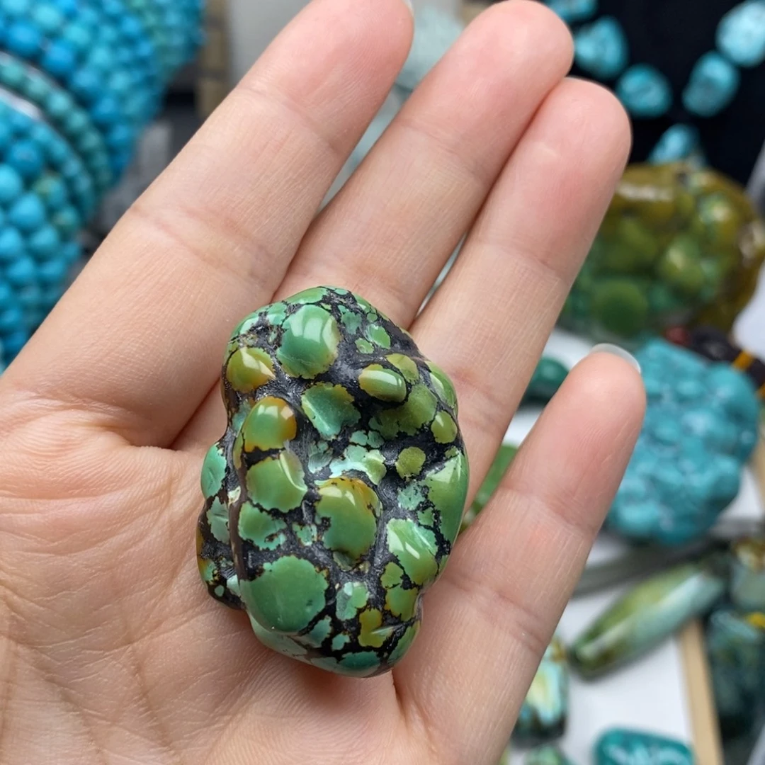 高瓷精品俏色随型w