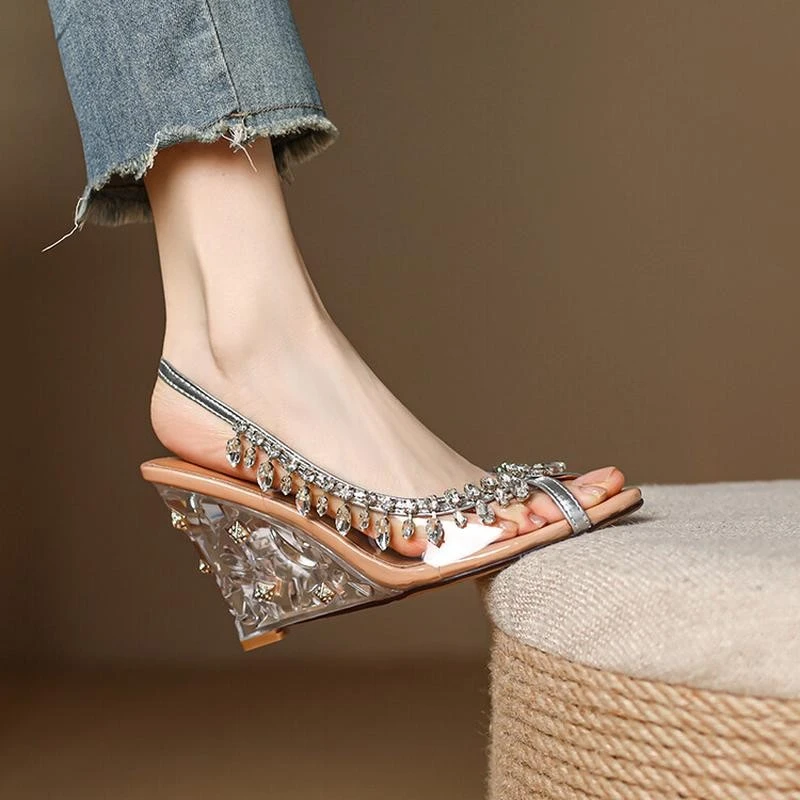 8欧美透明水钻凉鞋女2025夏季新款坡跟休闲鱼嘴性感水晶高跟鞋