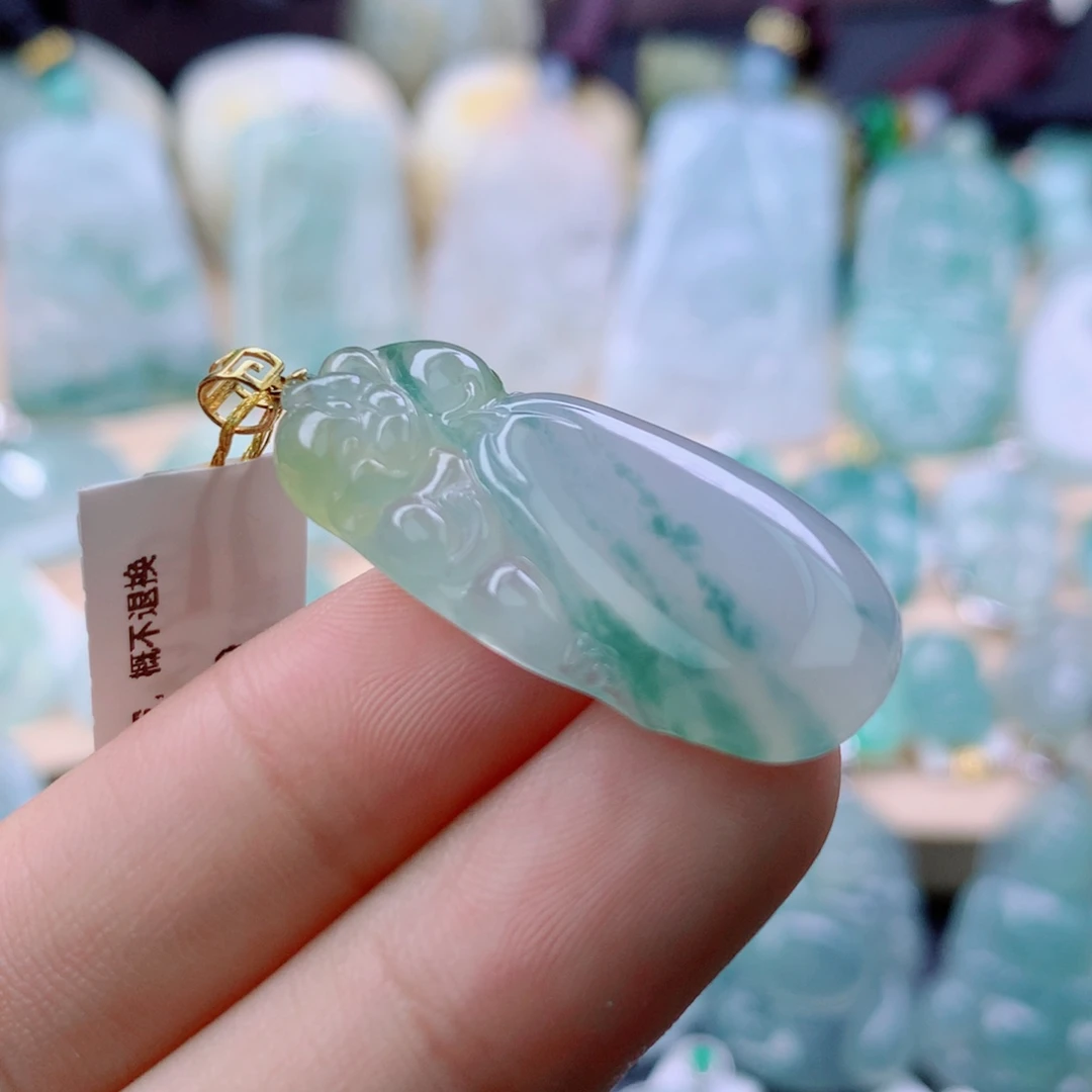 翡翠18K金镶嵌颈饰翡翠吊坠