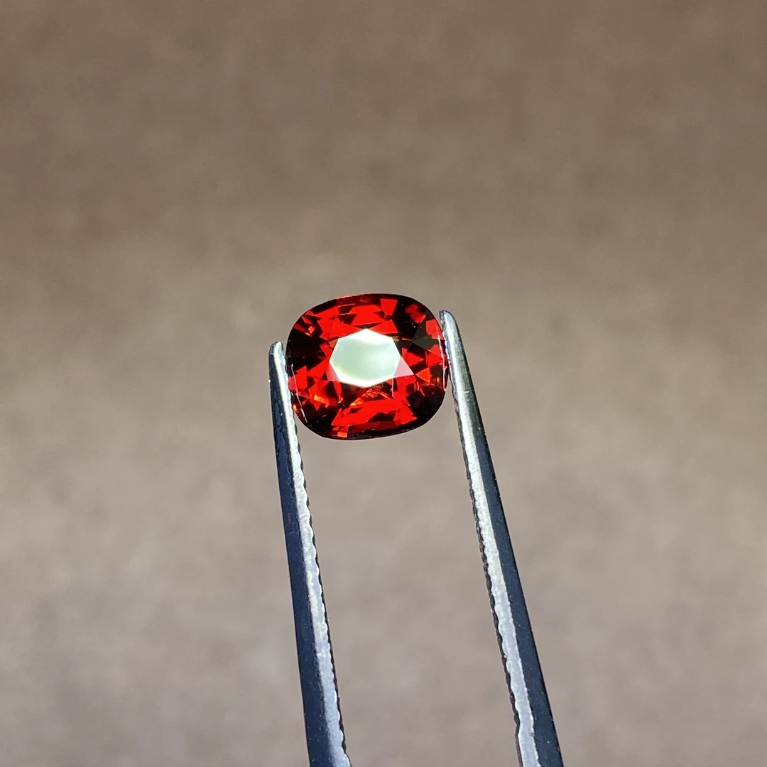 25B013 红色尖晶宝石（缅甸） 1.50克拉